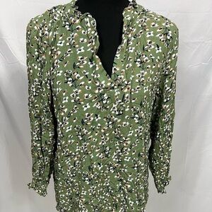 Fun2Fun | Veronica Smocked Sleeve Top - Olive | Size: Medium | NWT